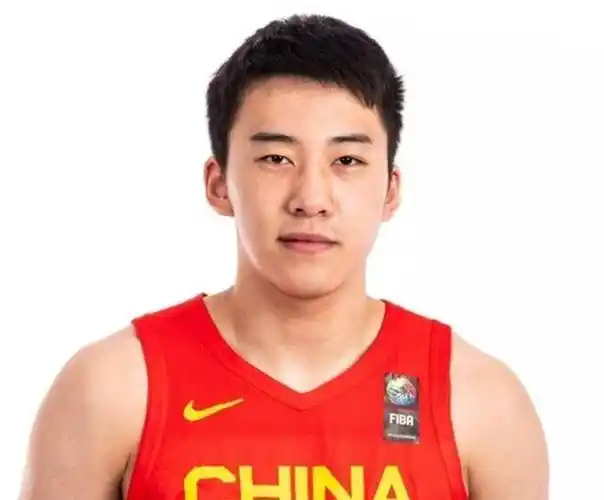 世界杯直播平台官网app下载官方正版-不是王俊杰，广东或锁定新援，母亲国手，签字费或超1000万|广东男篮|徐昕|易建联|杨鸣|篮板_新浪体育_新浪新闻